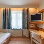 Parkhotel Crombach 3*