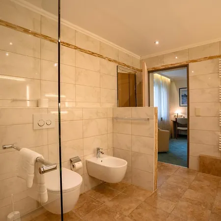 Parkhotel Crombach Am Salingarten 3* ローゼンハイム