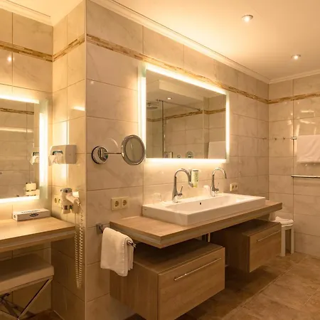 ホテル Parkhotel Crombach Am Salingarten