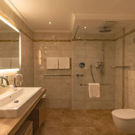 ホテル Parkhotel Crombach Am Salingarten 3*