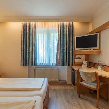 ホテル Parkhotel Crombach Am Salingarten 3*