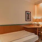 Parkhotel Crombach Hotel 3*