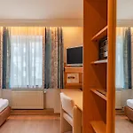 Parkhotel Crombach Szálloda