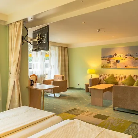 Parkhotel Crombach מלון 3*
