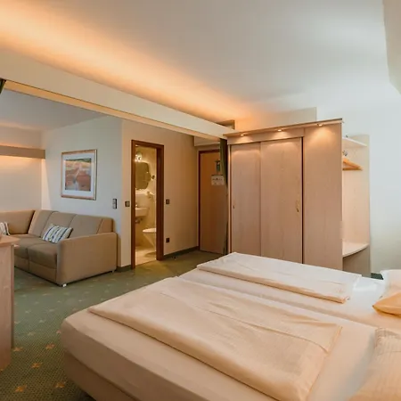 Parkhotel Crombach Am Salingarten 3*