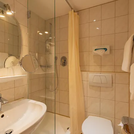 ホテル Parkhotel Crombach 3*