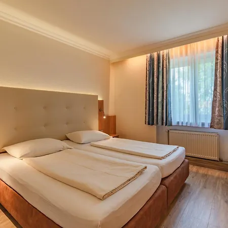Parkhotel Crombach Am Salingarten 3*