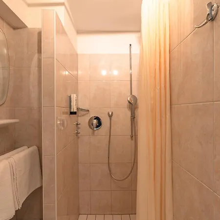 Parkhotel Crombach Am Salingarten 3* ローゼンハイム