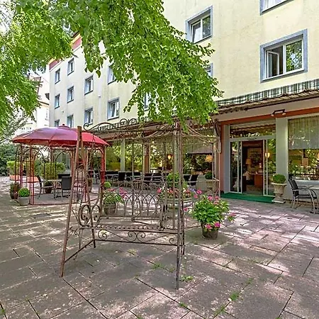 Hotel Parkhotel Crombach Am Salingarten 3*