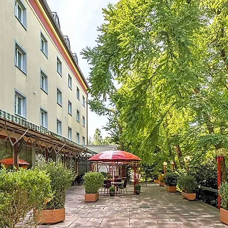 Parkhotel Crombach Am Salingarten 酒店