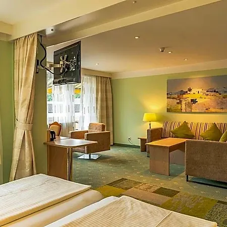 Parkhotel Crombach Am Salingarten 酒店 3*