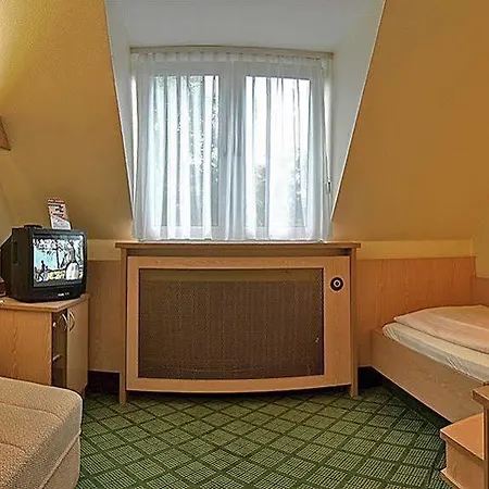 Parkhotel Crombach Am Salingarten 3* Розенхайм