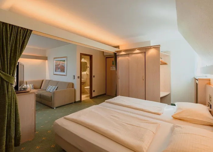 Parkhotel Crombach 3*