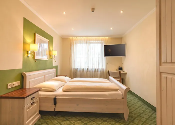 מלון Parkhotel Crombach
