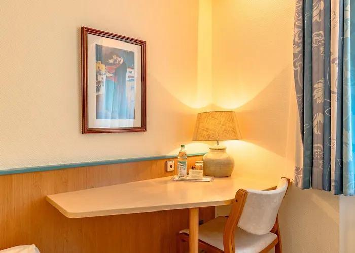 מלון Parkhotel Crombach