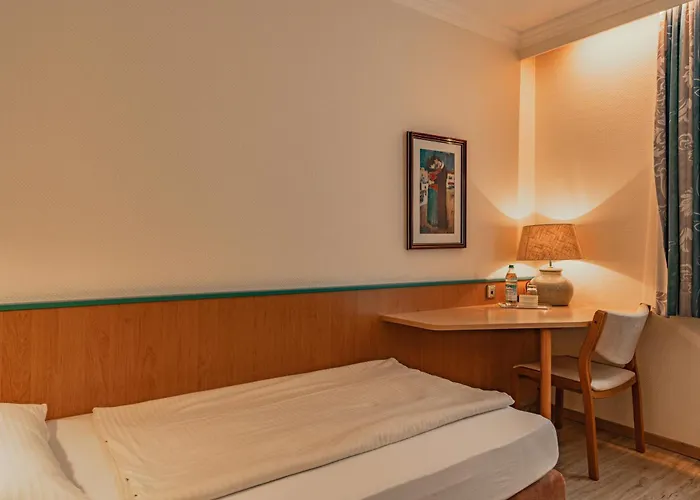 Parkhotel Crombach מלון 3*