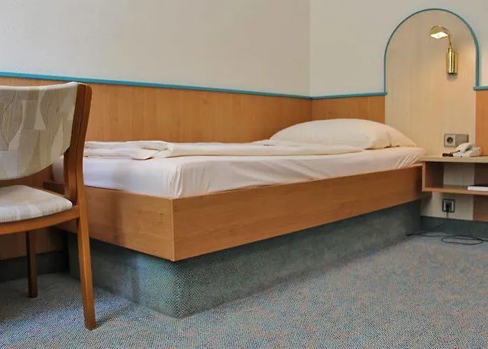 מלון Parkhotel Crombach